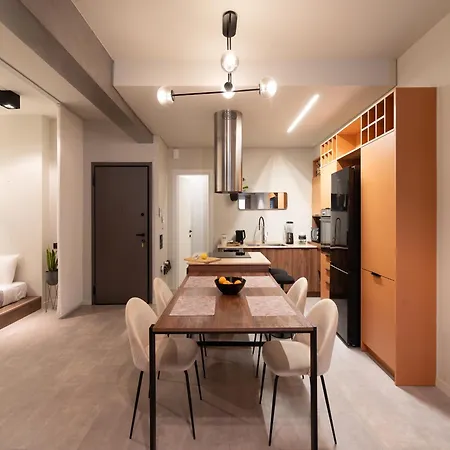 Daire A Place 4u No6 - Escape With Balcony Lounge & Open Living Space